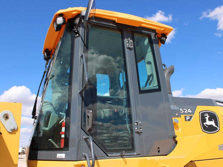 2021-deere-524p-image-38