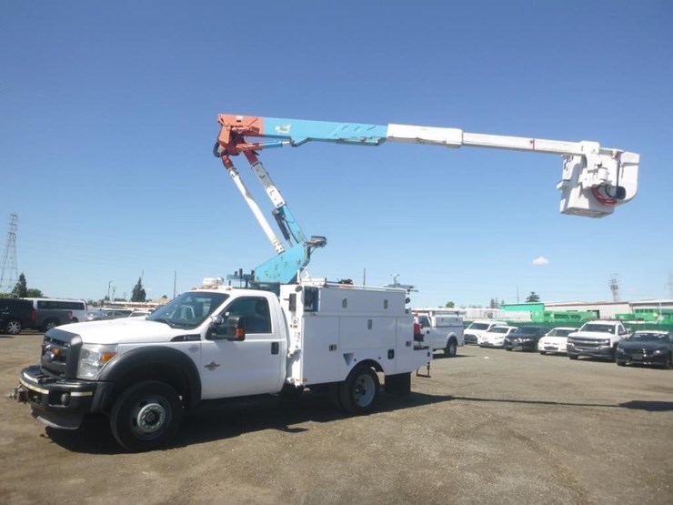 2013-ford-f550-image-13