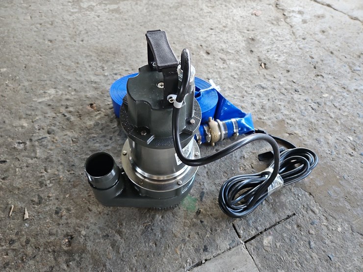 mustang-m4800-submersible-pump-image-2