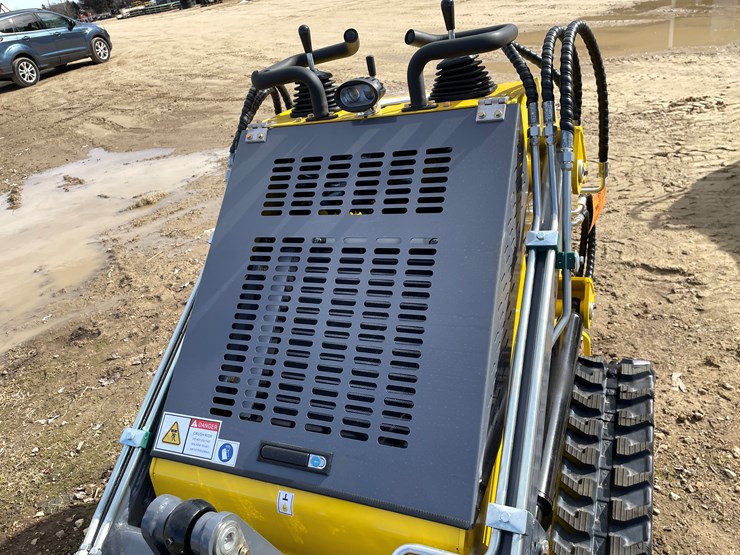 #213-•-landhonor-mini-skid-steer-loader-image-7