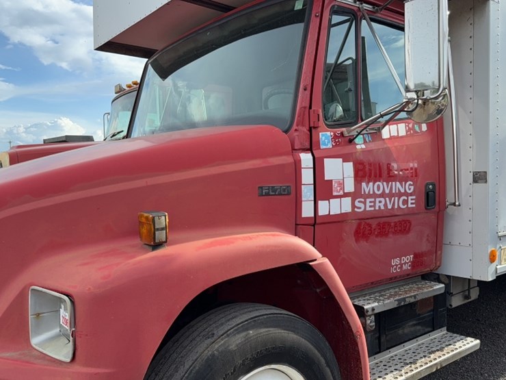 1998-freightliner-fl70-image-14