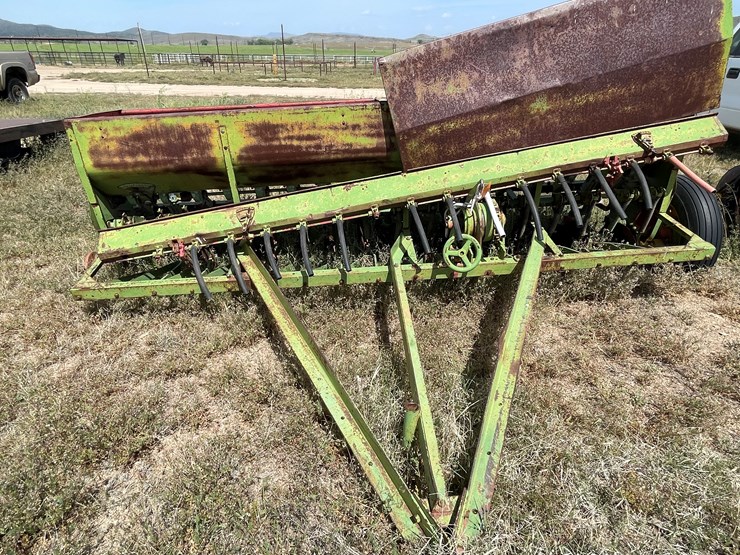 #4030-•-massey-fergusen-drill-image-2