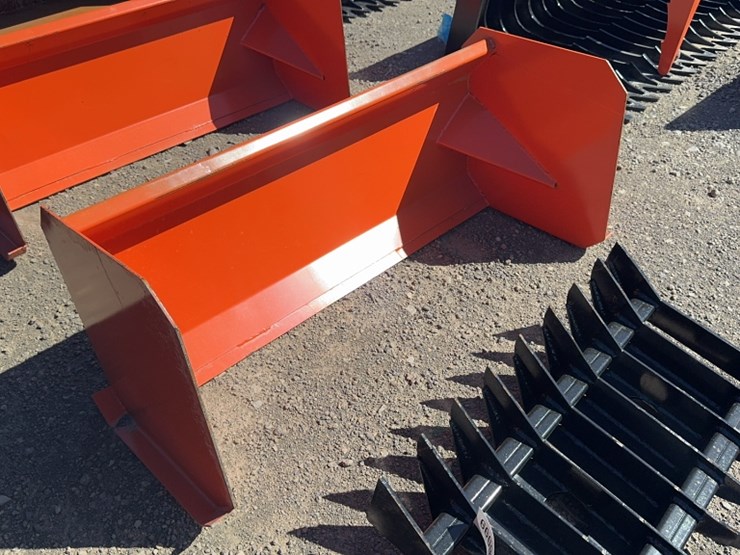 #1009-•-48"-dingo-snow-pusher-image-2