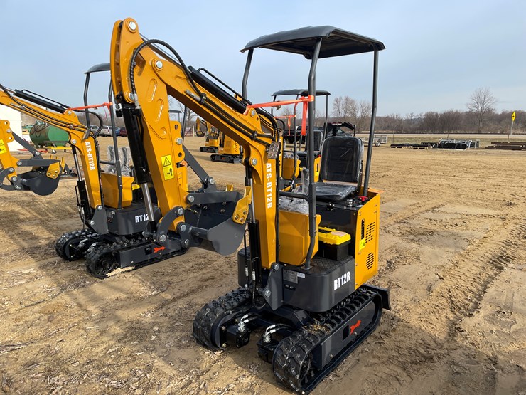 #1041-•-new-ats-rt12r-mini-excavator-image-1