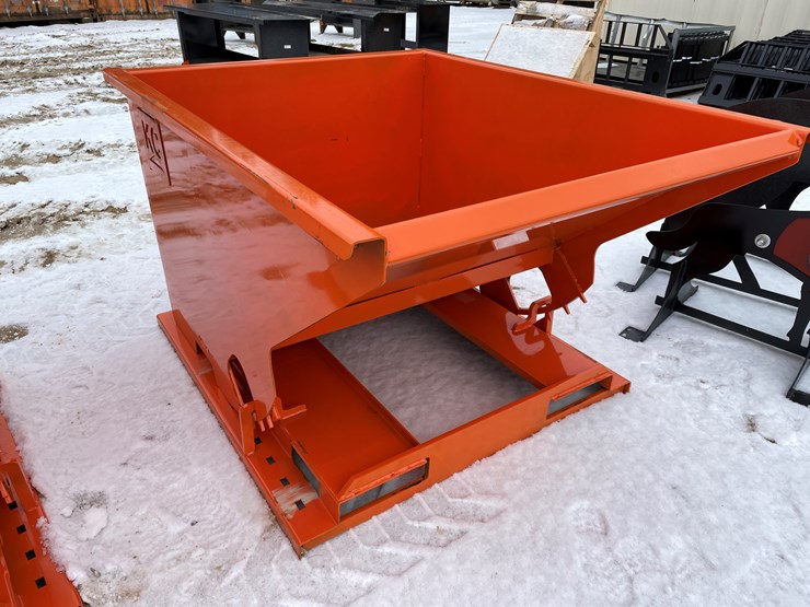 #2004-•-1.5-yard-self-dumping-hopper-image-3