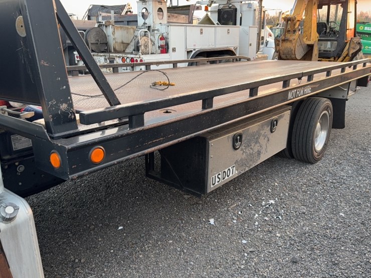 2016-hino-258-image-11