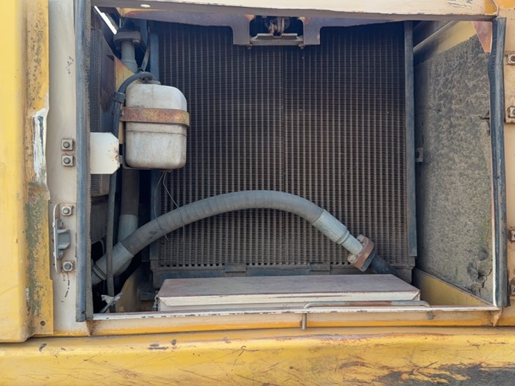 komatsu-pc220-lc-image-15