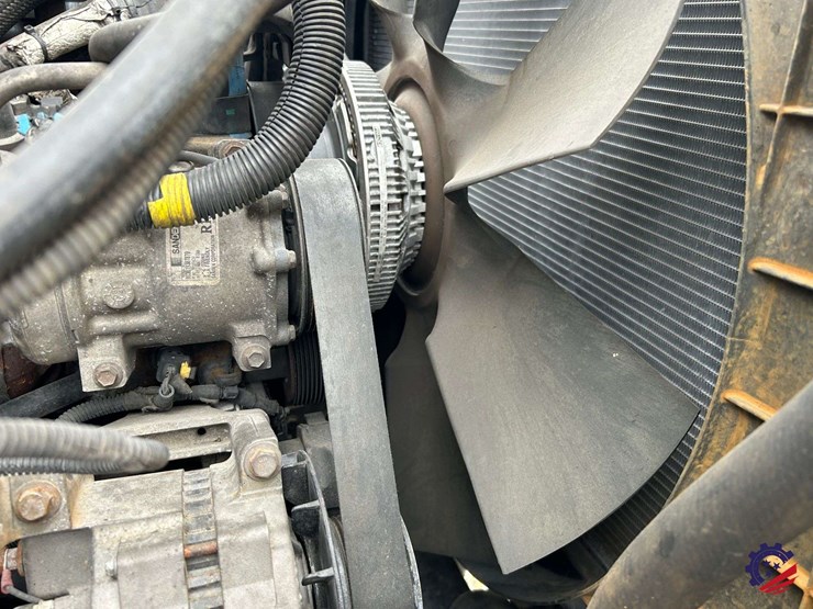 2009-international-7400-image-73