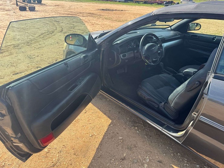 2005-chrysler-sebring-touring-convertible-coupe---87,039-miles-image-11