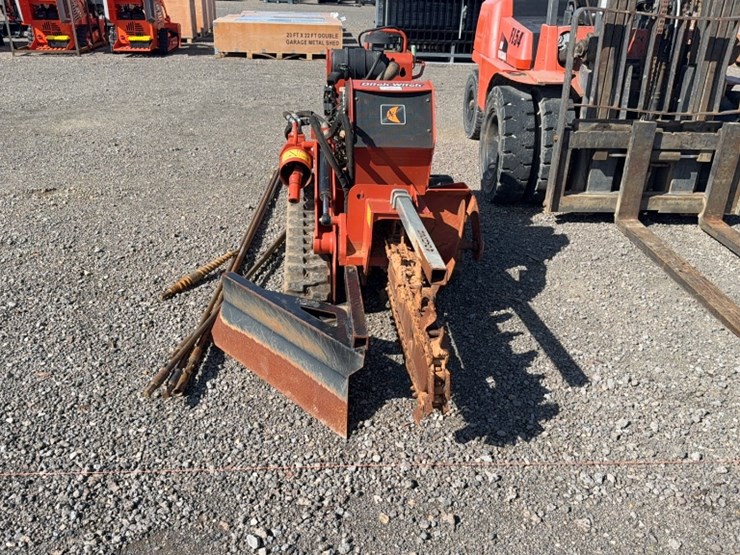 2019-ditch-witch-c24x-image-2