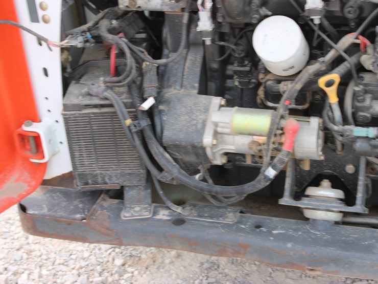 2017-bobcat-s590-image-30