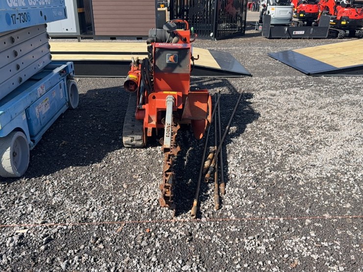 2019-ditch-witch-c24x-image-2