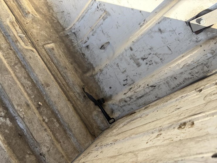 2013-chevrolet-2500-image-27