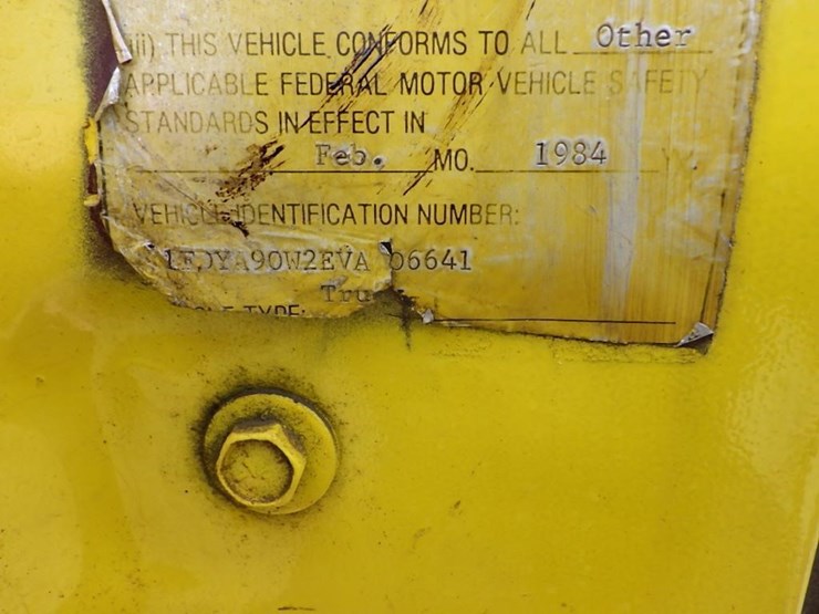 1984-ford-9000-image-41