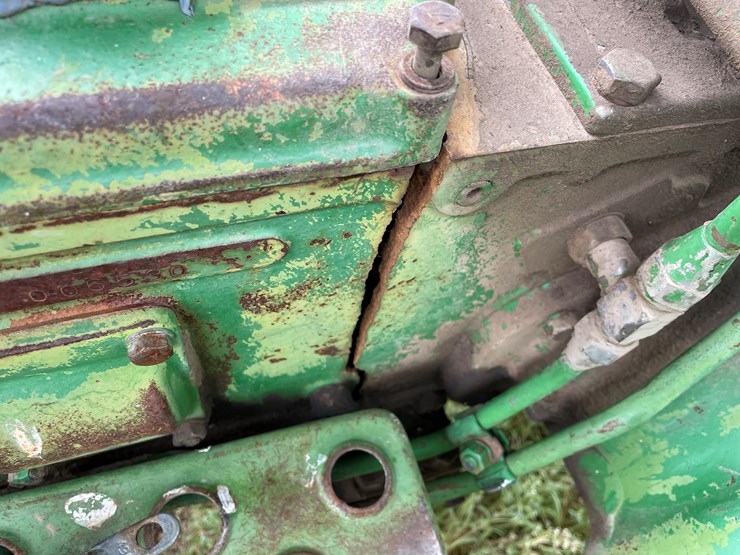 john-deere-1050-image-11