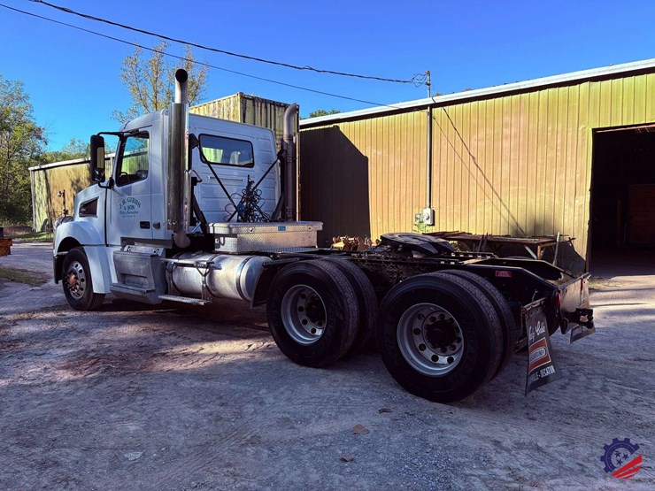 2008-volvo-vt-t/a-truck-tractor-image-3