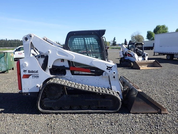 2021-bobcat-t740-image-4