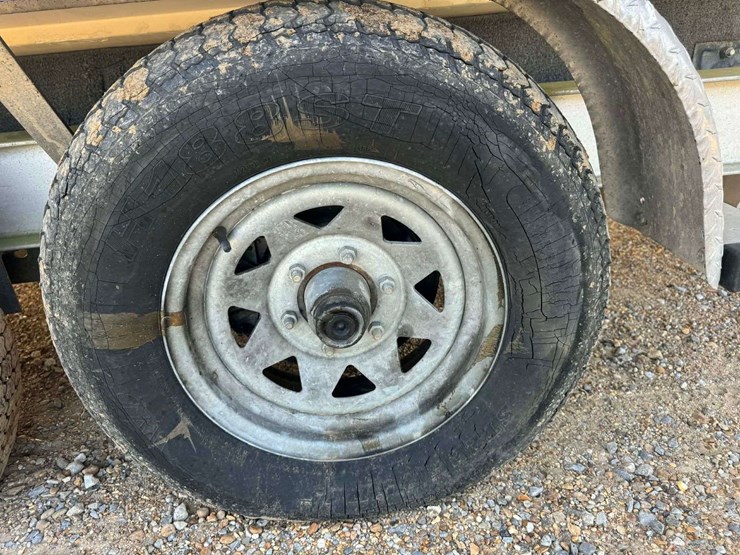 robalo-2240-walkaround-yacht-boat-with-cabin-image-29