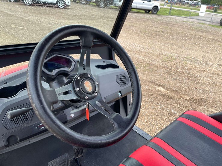 2023-bintelli-48-volt-electric-6-seater-golf-cart-w/-on-board-charger-(46-miles-showing)-image-10