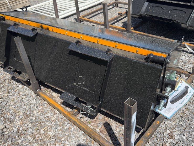 #6078-•-future-72"-sweeper-image-3