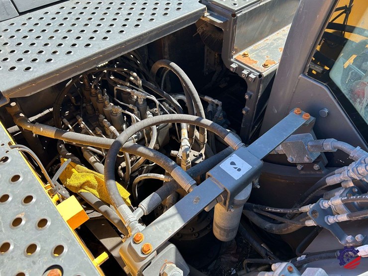 2018-volvo-ec220el-image-81