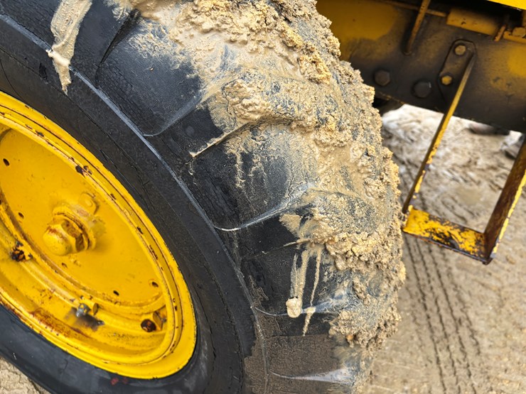 caterpillar-12-image-78