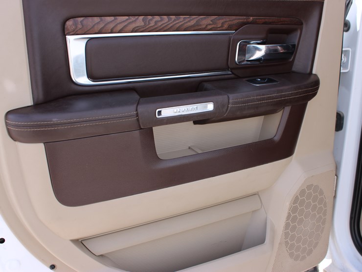 2015-ram-2500-laramie-longhorn-image-37