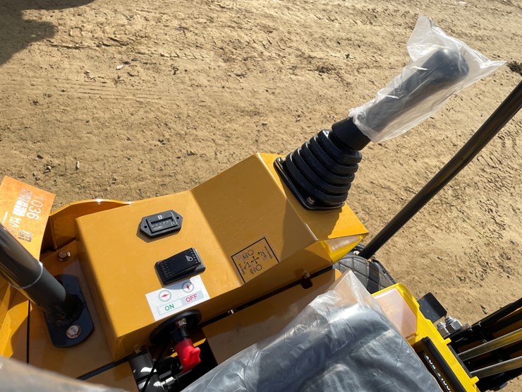 #1036-•-new-ats-rt15r-mini-excavator-image-11