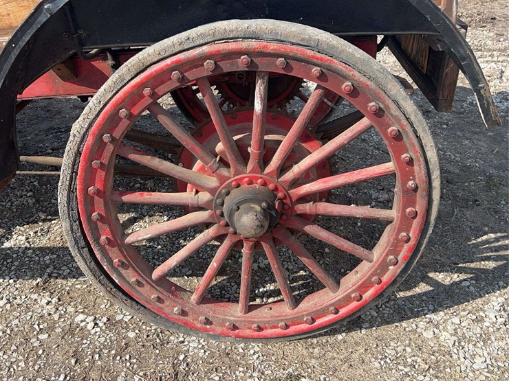 international-highwheeler-image-49