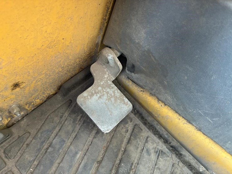 2012-yanmar-s190r-image-18