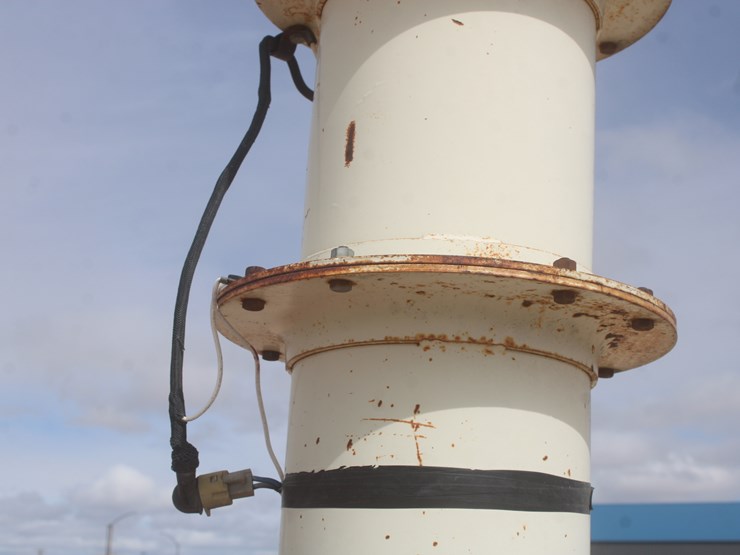 international-830-image-23