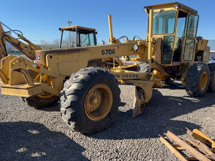 deere-670a-image-1