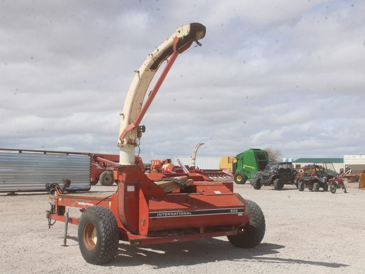 international-830-image-8