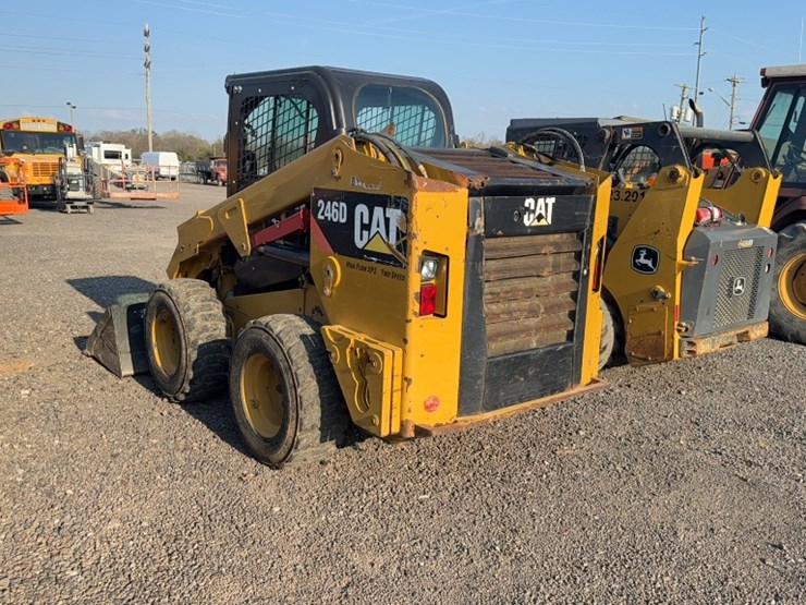 caterpillar-246d-image-9