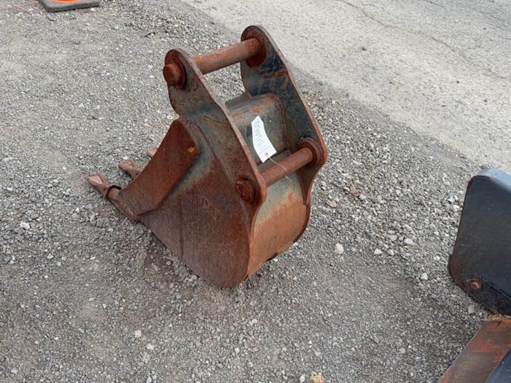 2006-caterpillar-12-image-3