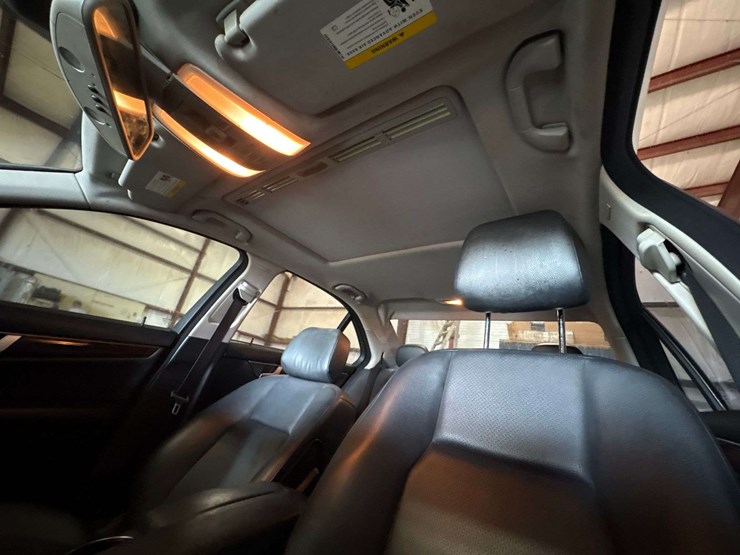 2013-mercedes-benz-c250-4-door-sedan-(123,035-miles)-image-13