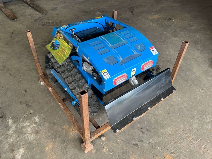 2025-zvox-remote-control-lawn-mower-image-4