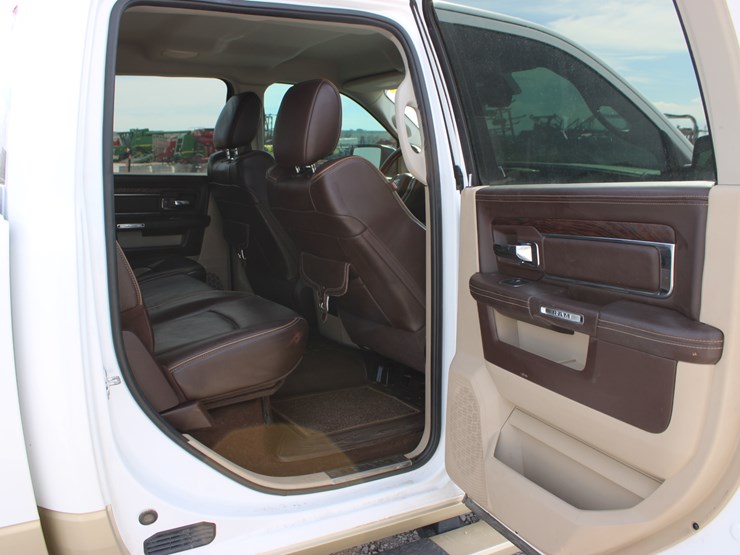 2015-ram-2500-laramie-longhorn-image-28