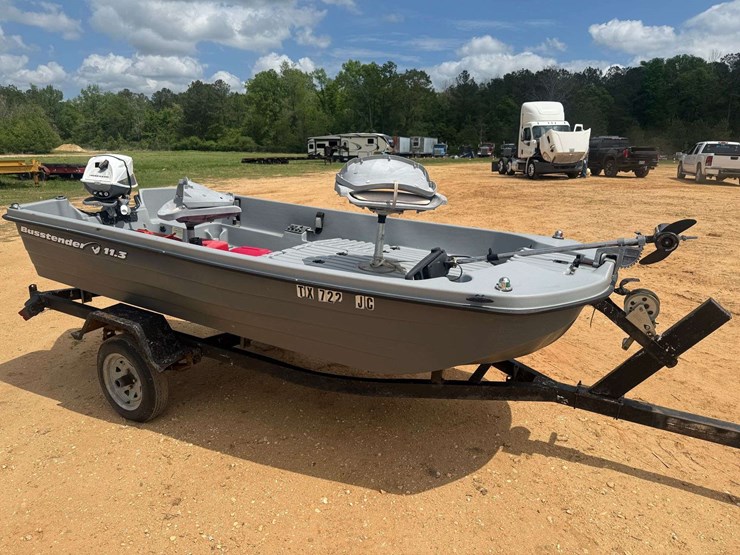 basstender-11.3-mini-bass-boat-image-4