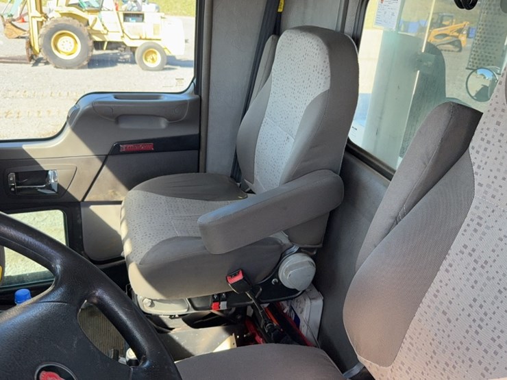 2015-kenworth-t370-image-19