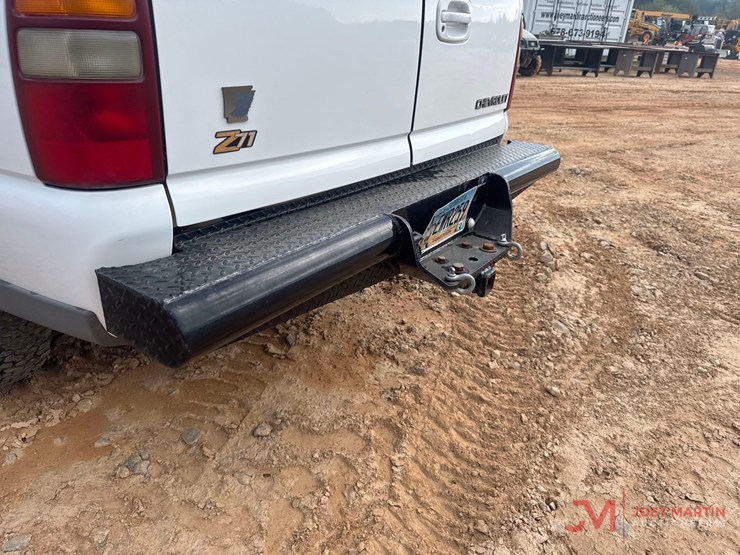 chevrolet-suburban-image-12