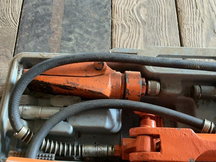 #103-•-central-hydraulics-portable-puller-image-7