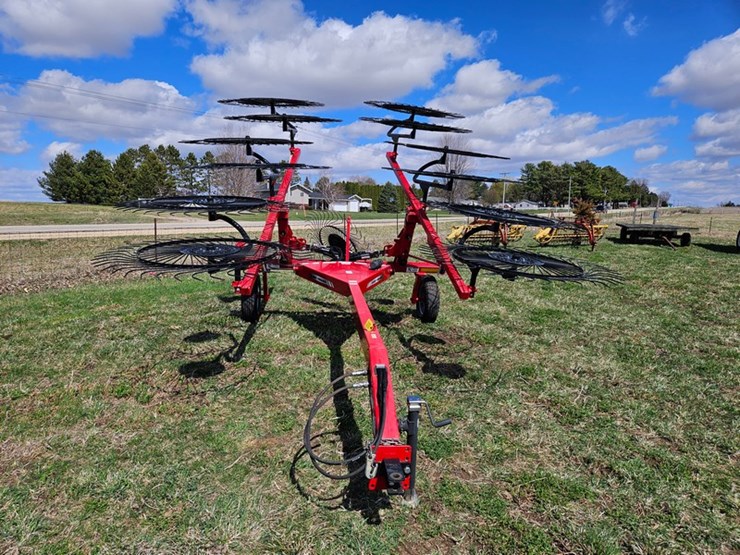 massey-ferguson-12-image-8