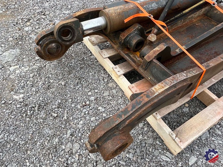 excavator-thumb-w/-hydraulic-cylinder-image-12