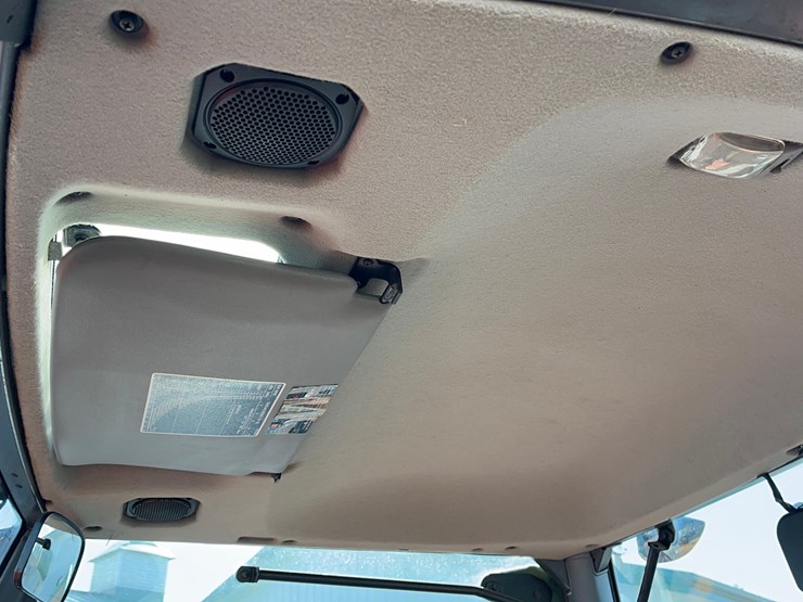 2016-kubota-m6-131-image-58