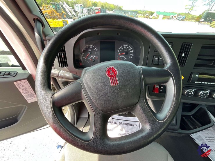 2025-kenworth-t380-image-121