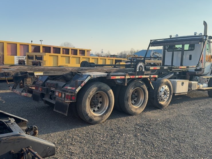 2013-caterpillar-ct660-image-6