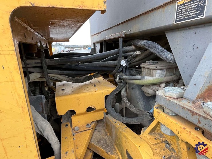 2003-volvo-g710b-image-47