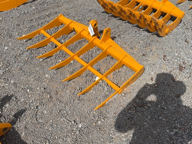 caterpillar-303-image-1