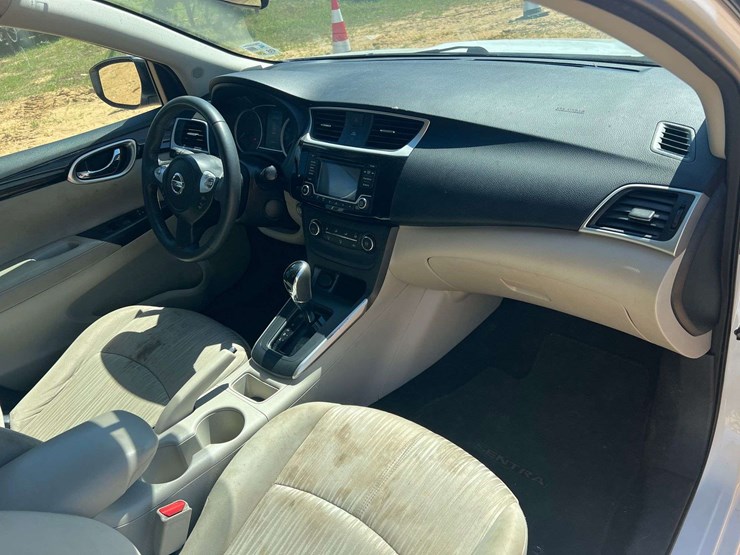 2017-nissan-sentra-sv-4-door-sedan-(169,691-miles)-image-18